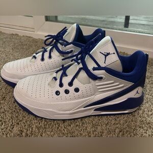 Jordan Max Aura 5 GS